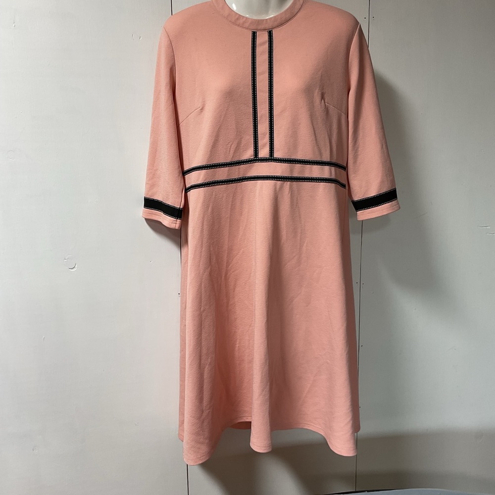 Elegant Pink Dress with Black Accents size 12 It has some small spots, - Picture 2 of 10